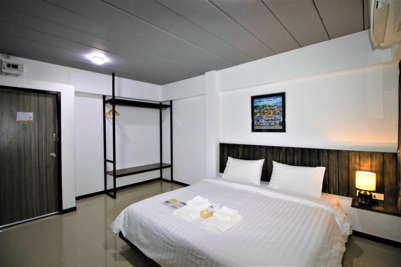 The 168 Gallery Residence And Hotel Chiang Mai Exterior photo