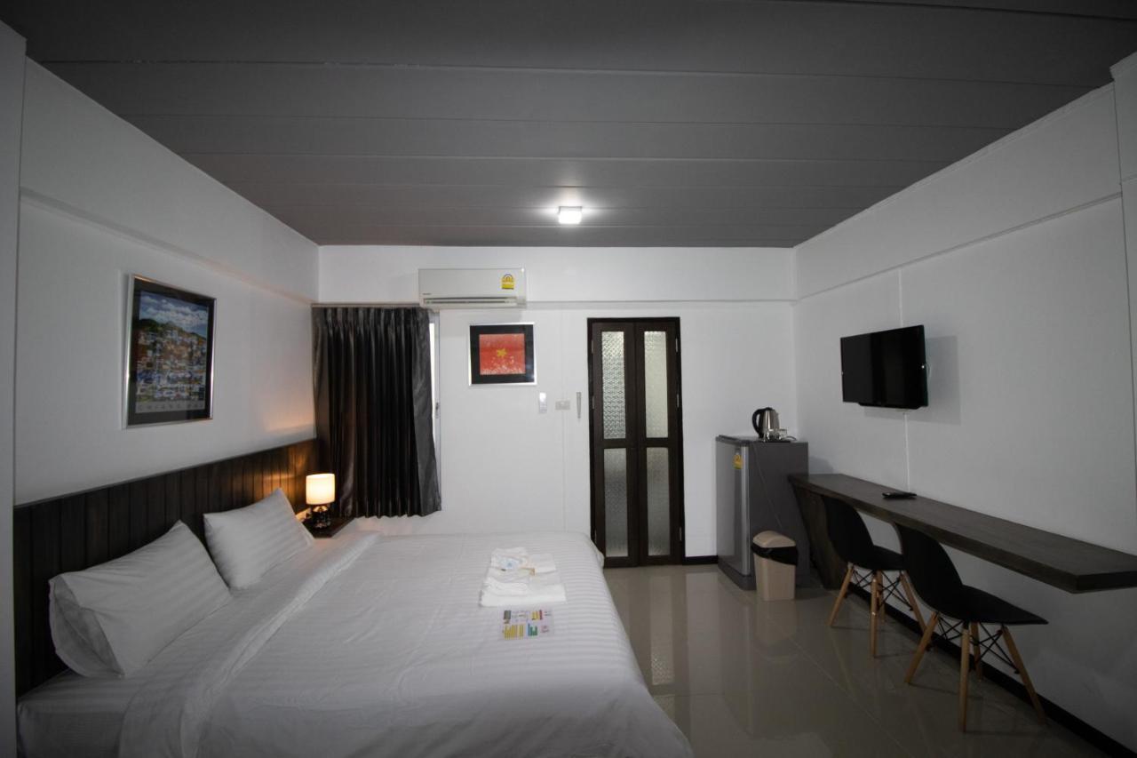 The 168 Gallery Residence And Hotel Chiang Mai Exterior photo