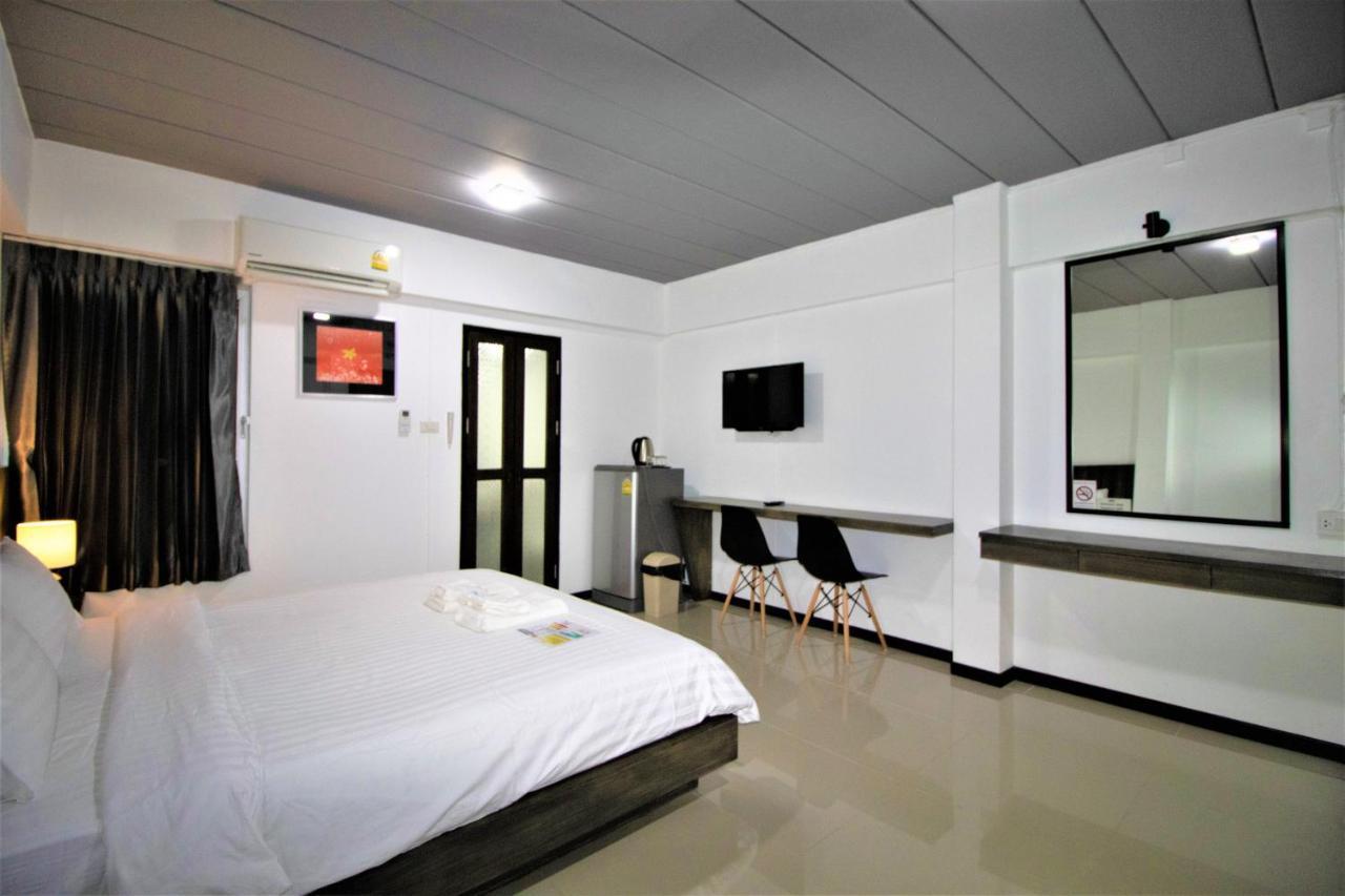 The 168 Gallery Residence And Hotel Chiang Mai Exterior photo