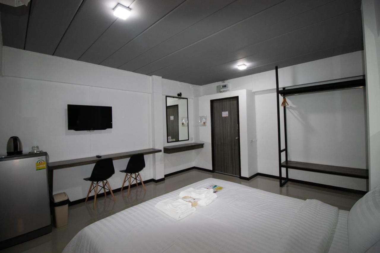 The 168 Gallery Residence And Hotel Chiang Mai Exterior photo